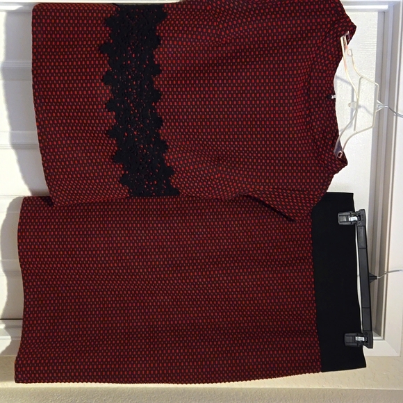 New York & Company matching skirt set - Picture 2 of 6